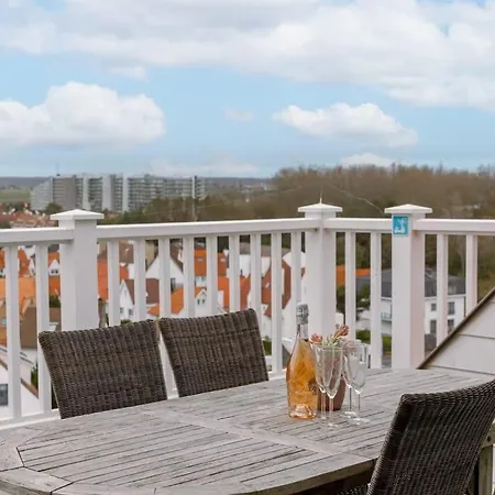 Spacious With Magnificent View Of アパート