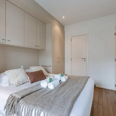 アパート Spacious With Magnificent View Of クノック・ヘイスト