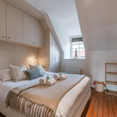 Spacious With Magnificent View Of アパート クノック・ヘイスト