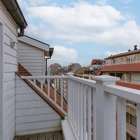 Spacious With Magnificent View Of アパート